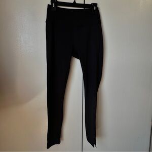 Streamlined Black Leggings for a Suit Look but Versatile Wear